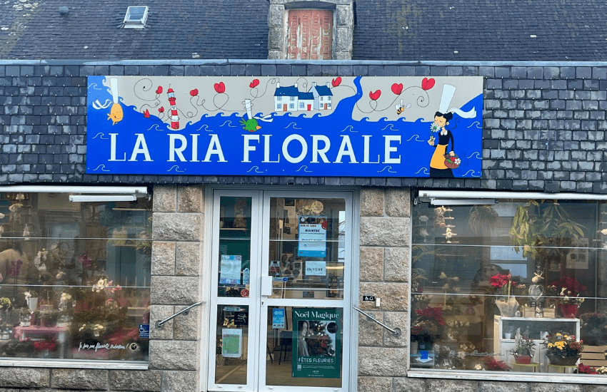 Panneau enseigne personnalisé sur une devanture