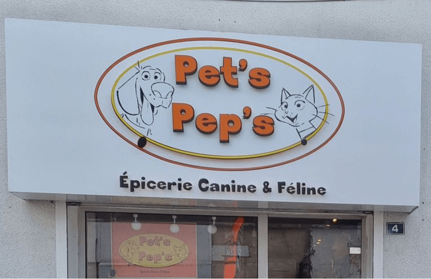 Caisson enseigne relief avec lettrage et dessins personnalisés